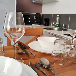 https://escapade-a-lourdes-dans-beau-t2-avec-terrasse-proche.midi-pyreneeshotels.com